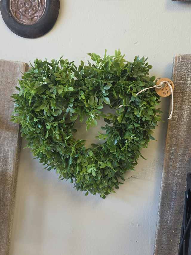 HEART BOXWOOD WREATH